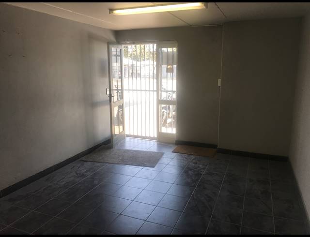 1,465M² WAREHOUSE RENTED IN OKAVANGO PARK